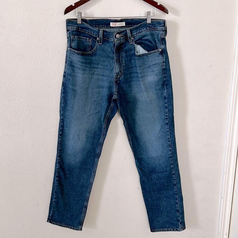Signature Levi Strauss Athletic Men's Jeans